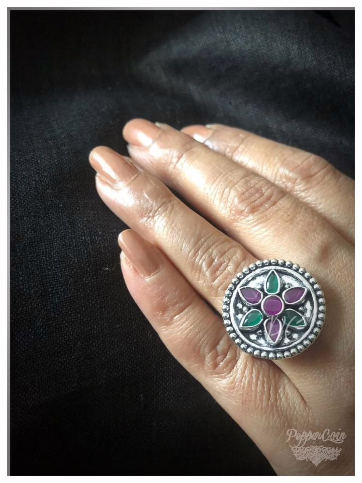 Flower Rotating Finger Ring